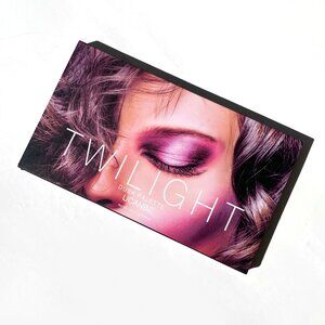 UCANBE Twilight And Dusk Palette 18 Pan Eyeshadows